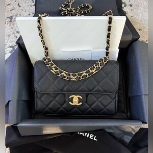 CHANEL Black Quilted Bag with Gold Chain
